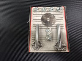 Autosport motorkapsluitingen