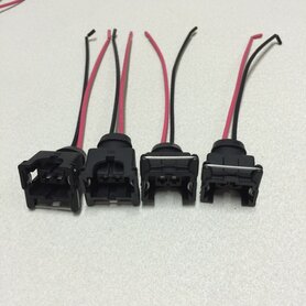 Set van 4 waterdichte bedrade stekkers 2 polig voor bv injectorrail Set van 4 waterdichte bedrade stekkers 2 polig voor bv injectorrail
