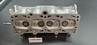 Gereviseerde cilinderkop 8V carburateur mechanische klepstoters 026103373 F compleet